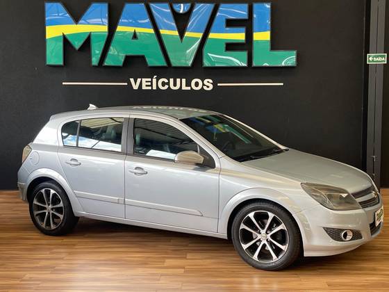 CHEVROLET VECTRA 2.0 SFI GT HATCH 8V FLEX 4P MANUAL